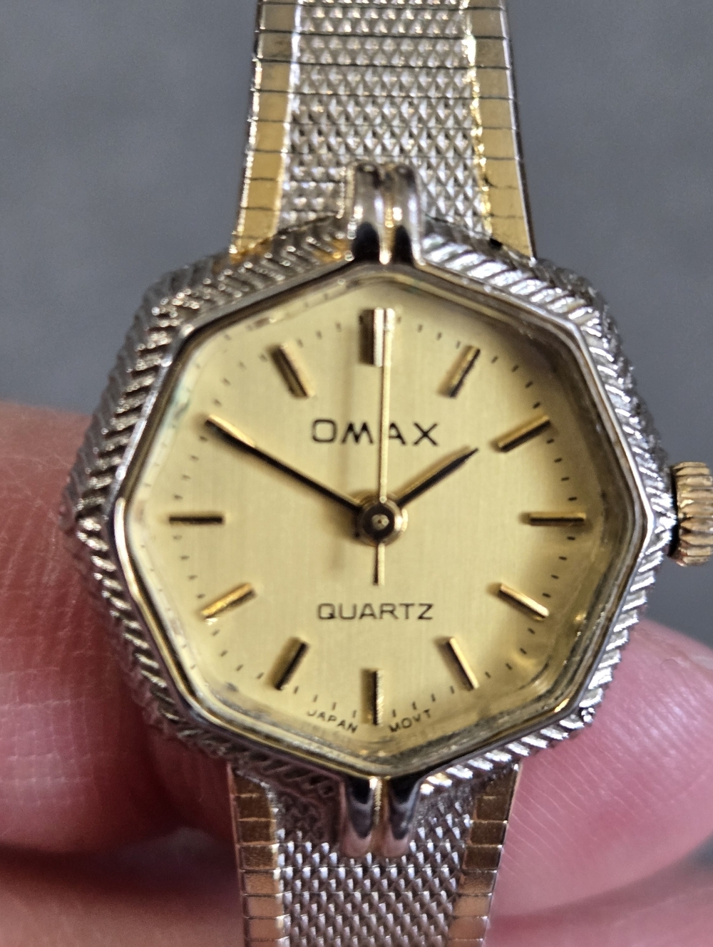 Vintage Omax Ladies Quartz Watch Geometric Shaped Bezel Womens Dainty Stainless